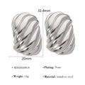 Detailweergave van zilveren roestvrijstalen golf oorbellen met afmetingen en specs - Zilver (SE010109-S)