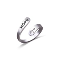 Silberner Kreuzring mit graviertem Hope Schriftzug und hohlem geometrischem Design - HOPE Stil (R148)