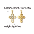 Ciondoli a croce dorati vintage con zirconi che mostrano dettagli frontali e posteriori - Stile Croce d'Oro a Sei Strass Minimalista (TP2351-02)