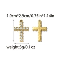 Detail eines Vintage Goldkreuz-Anhängers mit Maßen 1.9x2.9cm und Strassstein-Inlay - Strass-Kreuz-Stil (TZ-TP2217-02)