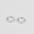 Silberne Creolen mit Mikro-Zirkonia-Besatz und sicherem Klappverschluss für Damen - Silber