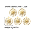 Detailansicht von 5 goldenen Sonnenanhängern für DIY-Schmuck mit Maßen 2,4x2,6 cm - Gold Hohlsonne Stil (TZ-TP0804-02)