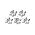 Detailansicht von 5 silbernen Blumensanhängern mit polierter Spiegeloberfläche für DIY-Schmuck - Fünfblättrige Blumenform (TZ-TP0533-01) / Hellsilber