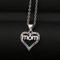 Zilveren hart MOM ketting met kleurrijke zirkoonstenen op zwart lederen display - Zilver mom Hart Stijl (CX30)