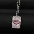 Ketting met rechthoekige hanger, rode lippen en fonkelende zirkonia-versiering - Zilver Rode Lippen Stijl (CX38)