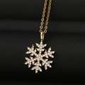 Gouden sneeuwvlok hanger ketting met zirkonia pavé op zwarte sieradendoos - Goud Sneeuwvlok Stijl (CX35)