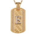Detalle del colgante de placa dorada con letra E plateada y pavé de circonitas brillantes - Letra E Con Cadena