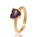Détail d'une bague plaquée or avec une pierre violette en forme de cœur et anneau réglable - Ouvert Réglable / Violet
