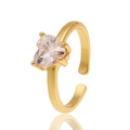 Détail de la pierre de zircon en cœur avec serti à cinq griffes sur une bague plaquée or - Ouvert réglable / Blanc