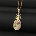 Chique gouden ananas ketting met levendige veelkleurige zirkonia steentjes - Goud Gekleurde Ananas Stijl (CX18)