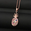 Roségouden ananas ketting hanger met kleurrijke sprankelende zirkonia edelstenen - Roségoud Gekleurde Ananas Stijl (CX18)