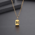 Minimalistische goldene Halskette mit rechteckigem H-Anhänger auf strukturiertem Grund - Buchstabe H-Gold(Kette 45CM)
