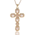 Detail van vergulde kruishanger met roze zirkonia en micro-pave kristallen - Lichtroze