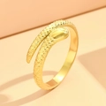Goldener Schlangenring aus Edelstahl mit feiner Schuppenstruktur für Damenmode - Geistesschlangen-Wickelstil (J02958) / Gold