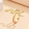 Punk Schlange Ring verstellbar in Gold mit gehämmerter Textur für Damen Mode - Gehämmerter Schlangenstil (J03268) / Gold