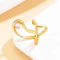Elegante goudkleurige roestvrijstalen golfring met een roze ingelegde zirkoonsteen - Goud Lichtroze Edelsteen (J03320B)