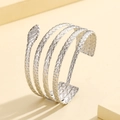 Brazalete de serpiente multicapa en acero inoxidable plateado con textura de escamas - Estilo de Escama de Serpiente (Z00144) / Color acero