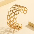 Brazalete ajustable de acero inoxidable dorado con patrón geométrico ovalado - Estilo Calado Elíptico (Z00146) / Dorado