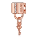 Ciondolo lucchetto a cuore e chiave in oro rosa con zirconi e incisione Love - 009: Lucchetto Oro Rosa con Chiave con Impugnatura a Cuore