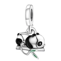 Panda-Anhänger aus Silber mit Bambusblättern und Emaille für DIY Charm-Armbänder - Panda hält Bambus (022)