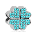 Polierter Kleeblatt-Anhänger mit hellblauen Kristallen für DIY-Armbänder im Pavé-Stil - Hellblauer Zirkon Kleeblatt Anhänger (003)