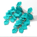 Fashionable long drop earrings with matte turquoise flower petals and gold chain links - Blue