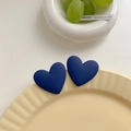 Matte dark blue heart-shaped stud earrings in 925 silver with a candy-colored finish - Klein Blue (Heart)
