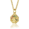 Detailaufnahme des goldenen Tiger-Anhängers mit bunten Edelsteinen und Herz-Akzent - Tierkreis Tiger Stil