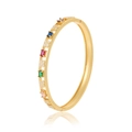 Elegante gouden armband met veelkleurige edelstenen en klaverpatronen op wit - Kleurrijk