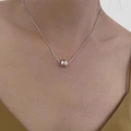 Minimalistische Goldkugel-Halskette mit poliertem Anhänger an einer eleganten Schlangenkette - 8mm Perle / Stahlfarben