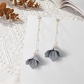 Detail of 925 silver flower earrings with gold chain, white pearls and grey matte petals - Gray (A1209)