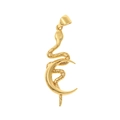 Detalle del colgante de serpiente y media luna bañado en oro de 18K con textura de escamas - Estilo Serpiente Sinuosa Alrededor de la Luna Creciente (D211-11)