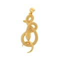 Detalle del colgante de serpiente bañada en oro de 18K con textura de escamas y forma de S - Estilo Serpiente en S Enrollada Natural (D211-13)