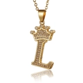 Makroansicht des goldenen Kronen-L-Anhängers mit Mikro-Pave-Zirkonia-Steinen für Damen - Buchstabe L Anhänger Ohne Kette