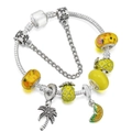 Bracelet à breloques fruits tropicaux avec ananas jaune, citron et chaîne serpent argent - Style Perle de Verre Fruits Tropicaux Jaunes (Modèle 008)