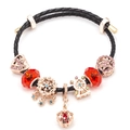 Verstellbares schwarzes Lederarmband mit Roségold-Anhängern und roten Glasperlen - Schwarze Krone Geflochten (Farbe 10)
