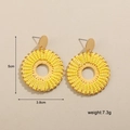 Détail de boucles d'oreilles créoles jaunes en perles avec 5 cm de hauteur - Jaune Rond