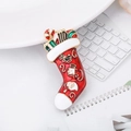 Broche de botte de Noël festive avec bonhomme de neige en émail et cannes de bonbon - Style Chaussette de Noël