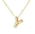 Dettaglio del ciondolo lettera Y in oro 18K lucido con elegante catena a sfere - Lettera Y