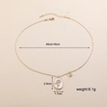 Λεπτομέρεια οβάλ μενταγιόν με λουλούδια διαστάσεων 2,9x1,7cm και αλυσίδα μήκους 45cm - Μαργαρίτα