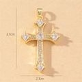 Vergoldeter Kreuzanhänger mit Zirkonia-Inlay, 3,7 cm x 2,1 cm groß, elegantes Schmuckzubehör - Pavé klarer Zirkonia Kreuz (D)