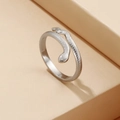 Vintage Schlangenring in Silber mit Schuppenstruktur und verstellbarem Design - Stil J03060 / Silber