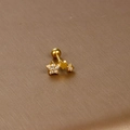 Goldener Stern Ohrstecker mit Zirkonia-Besatz und sicherem Kugelverschluss - Dreifache Sterne / Gold