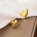 Goldene herzförmige 18K vergoldete Edelstahl-Ohrringe mit gehämmerter strukturierter Oberfläche - Herz-Wellenmuster (1#)