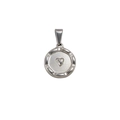 Pendentif rond en acier inoxydable avec motif cœur en relief et finition argentée - Cœur Rond (XTS06) / Acier