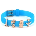 Hellblaues Silikonarmband mit roségoldenen Reiseanhängern und verstellbarer Schnalle - Turm Fahrrad Kamera Flugzeug Stil (015)