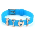 Blaues Silikonarmband 10mm verstellbar mit roségoldenen Love-Anhängern und Herzschmuck - Love Herz Schlüssel Schloss Stil (026)