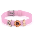Bracelet en silicone rose avec breloques de tournesol, d'ananas et de papillon - Style Papillon et Tournesol (033)