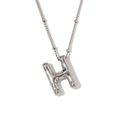 Minimalistische zilveren ballon letter H hanger ketting met een gepolijste kralenketting - Letter H / Staalkleur