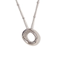 Zilveren onregelmatige ringketting met 18K beplating en getextureerde binnenband details - Letter O / Staalkleur